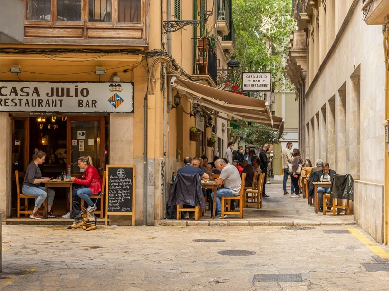 Nie napijesz się piwa i kawy w ogródku restauracyjnym. Popularny kraj szykuje zmiany