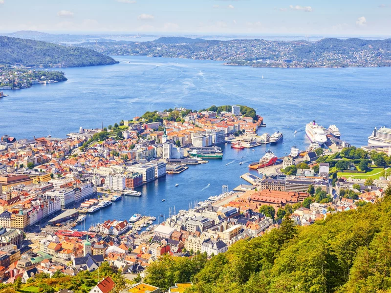 Polacy wylatują na Wielkanoc na potęgę. Ten kierunek jest hitem