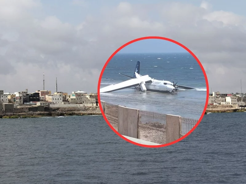 Dramatyczne lądowanie na oceanie. Na pokładzie 55 osób