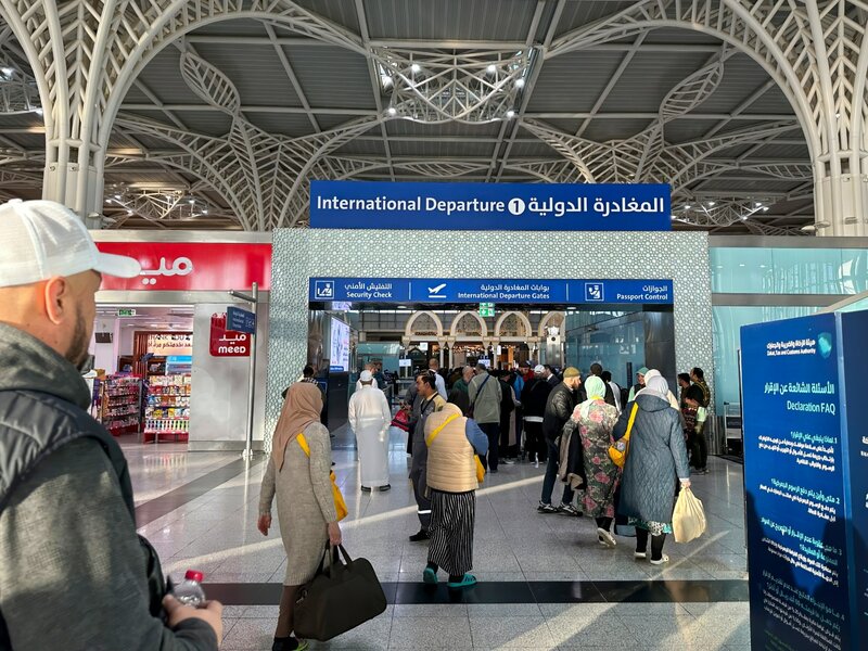 Uwielbiana sztuczka podróżnicza na tańsze latanie. Turyści wciąż korzystają