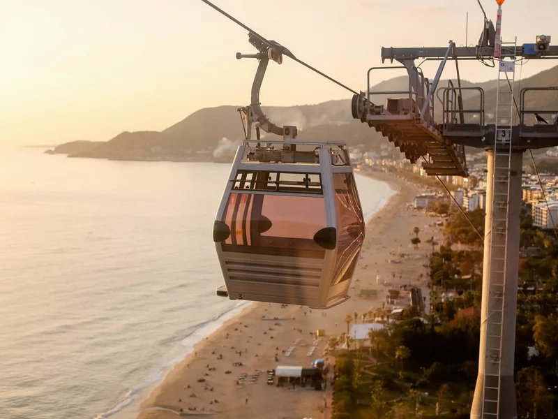 Najtańsze kierunki na listopad. Na noclegi dla pary wystarczy 500 zł