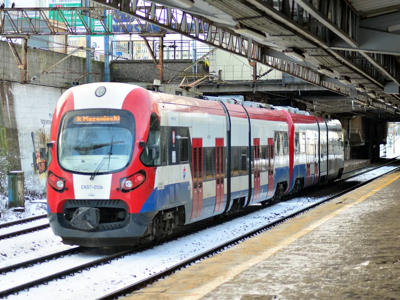 W te dni obowiązuje specjalny rozkład. Utrudnienia w Warszawie i nie tylko