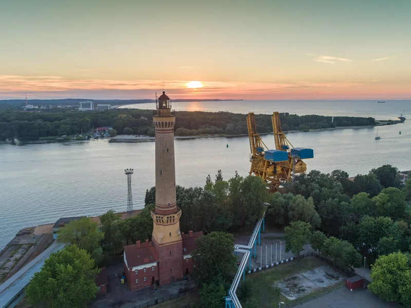 Najwyższa na świecie ceglana latarnia morska. Znajdziemy ją w Polsce
