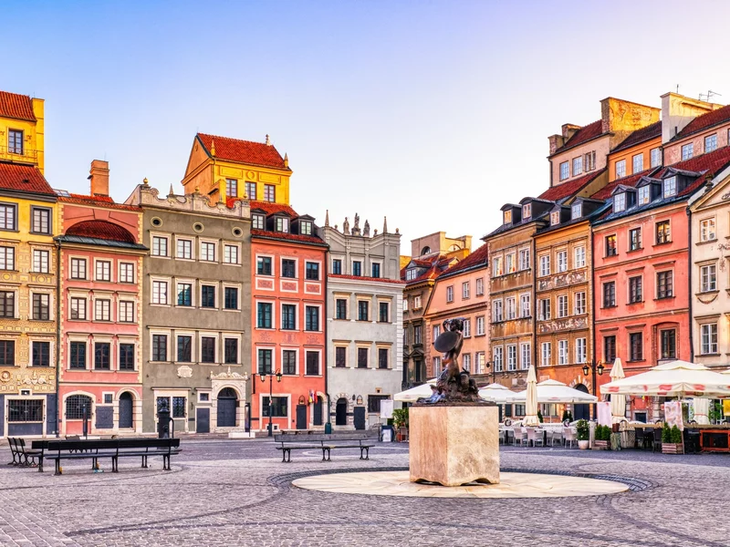 Nocują w pięciogwiazdkowych hotelach i wydają najwięcej. Turyści z tego kraju pokochali Warszawę