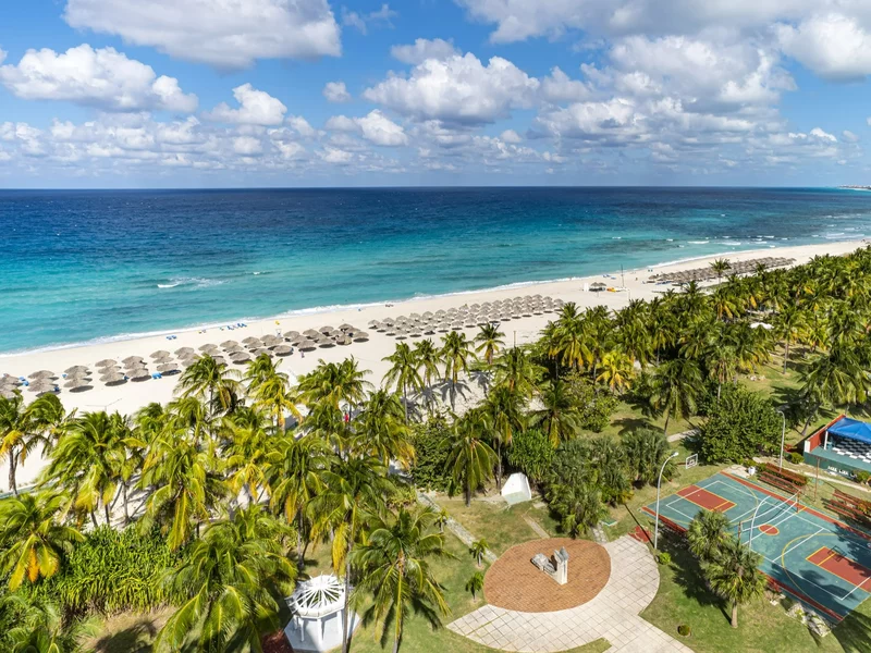 Kryzys na wakacyjnej wyspie. Rosja wysyła puste samoloty po turystów